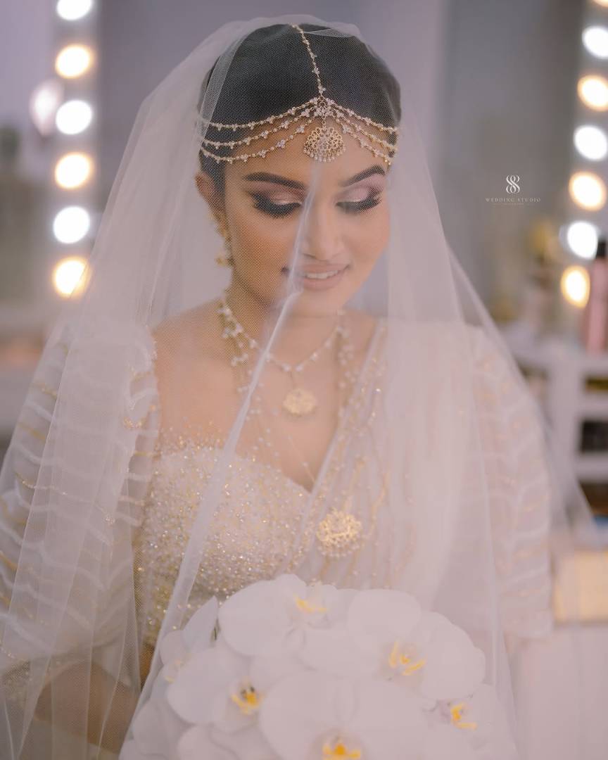 Jithmi & Nirmal Wedding Photo 4