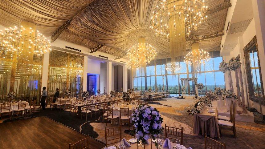 DUKES LOUNGE - Image 1