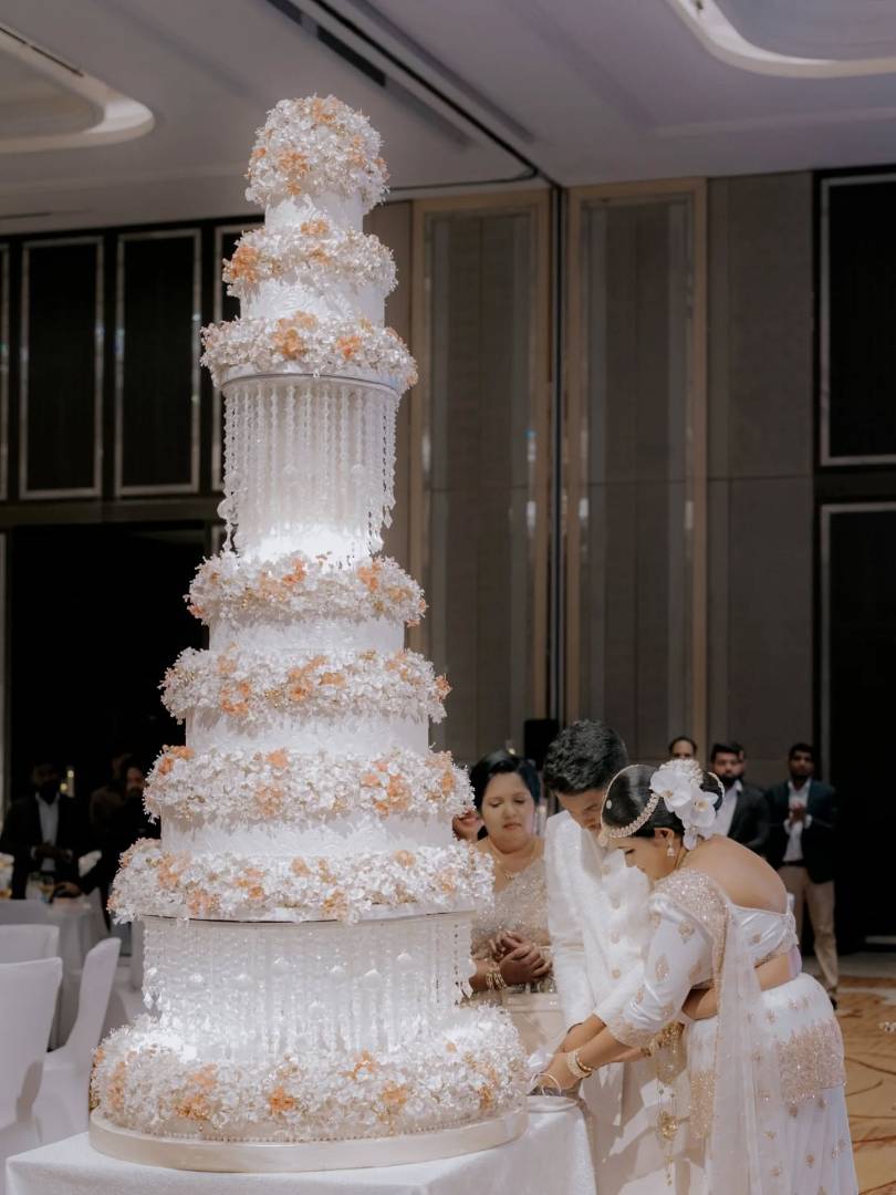 Modern Tiered Wedding Cakes - Image 1
